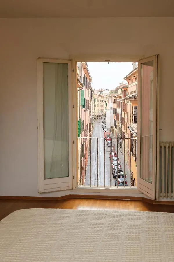 Towers View By Studio Vita Bologna 0*,  Italien