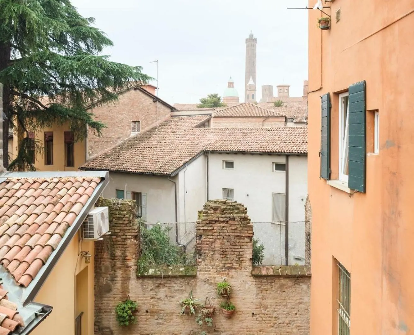 Towers View By Studio Vita Bologna Italien